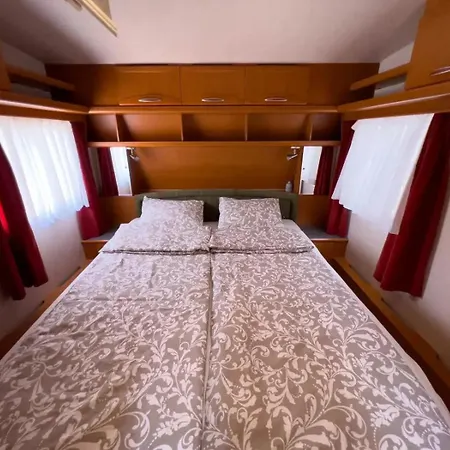 Къмпинг Alino Lake Alino