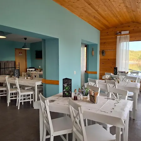 キャンプ場 Къмпинг Alino Lake