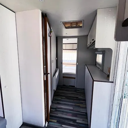 キャンプ場 Къмпинг Alino Lake