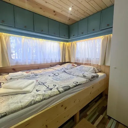 Campingplatz Къмпинг Alino Lake *