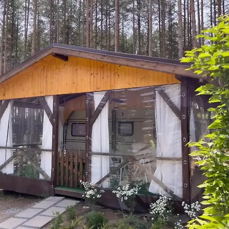 مكان تخييم Къмпинг Alino Lake Alino