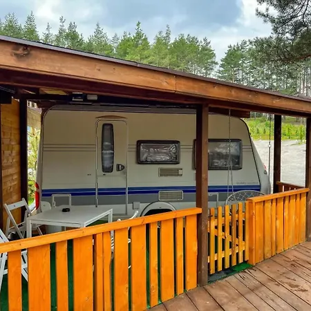 مكان تخييم Къмпинг Alino Lake