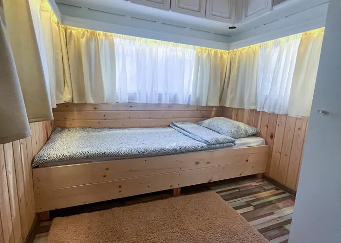 Къмпинг Alino Lake *