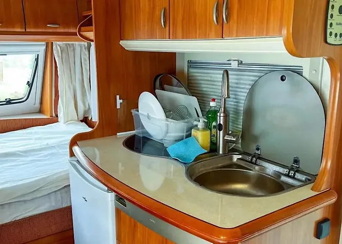 Къмпинг Alino Lake Alino